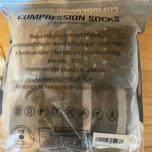 Men’s / Women’s Compression Socks - NWT  Size S/M - Picture 3 of 3